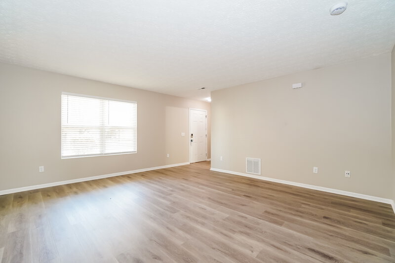 1,910/Mo, 2563 Bristlecone Ln Grove City, OH 43123 Living Room View 2