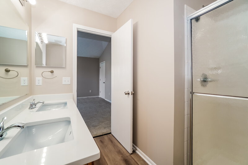 1,910/Mo, 2563 Bristlecone Ln Grove City, OH 43123 Main Bathroom View 2