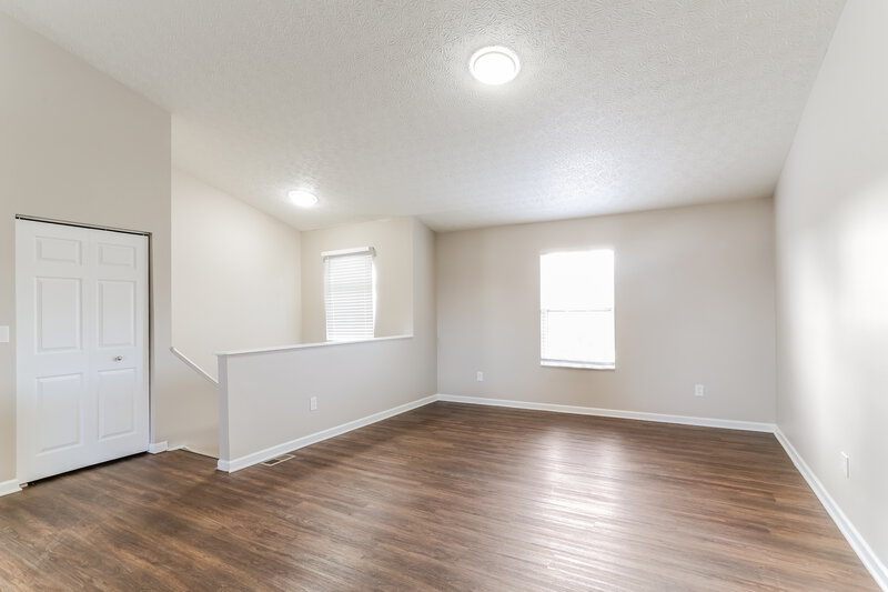 2,555/Mo, 5708 Canal Bridge Dr Canal Winchester, OH 43110 Living Room View