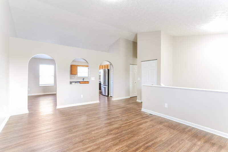 2,555/Mo, 5708 Canal Bridge Dr Canal Winchester, OH 43110 Living Room View 2