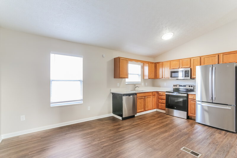 2,555/Mo, 5708 Canal Bridge Dr Canal Winchester, OH 43110 Kitchen View