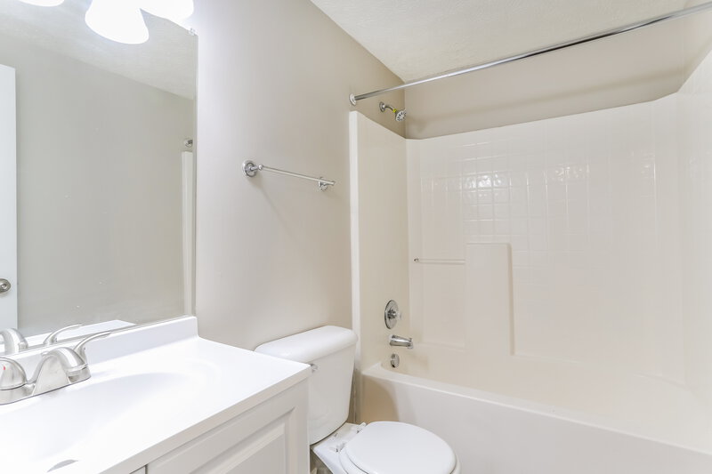2,555/Mo, 5708 Canal Bridge Dr Canal Winchester, OH 43110 Bathroom View