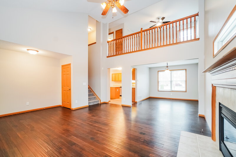 2,165/Mo, 3175 Weeping Spruce Dr Grove City, OH 43123 Living Room View 3