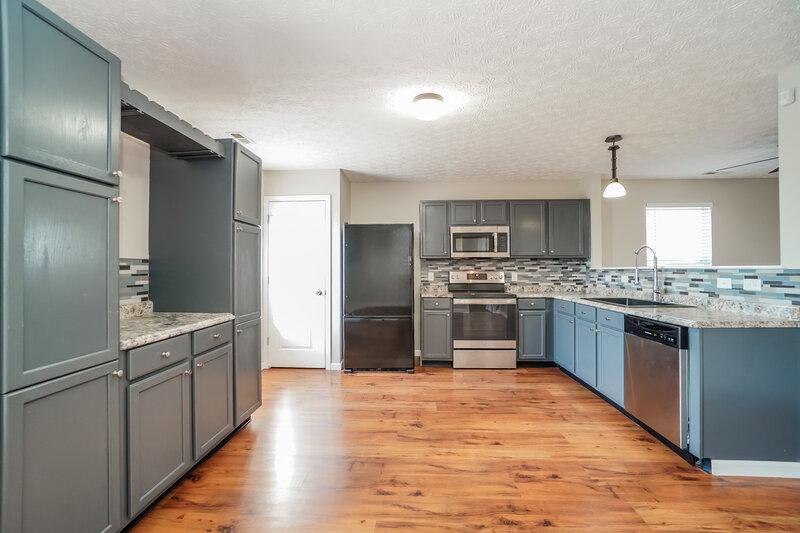 2,460/Mo, 5439 Rockhurst Dr Canal Winchester, OH 43110 Kitchen View