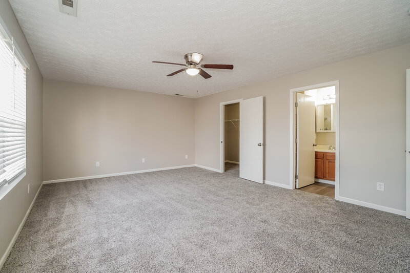 2,460/Mo, 5439 Rockhurst Dr Canal Winchester, OH 43110 Main Bedroom View