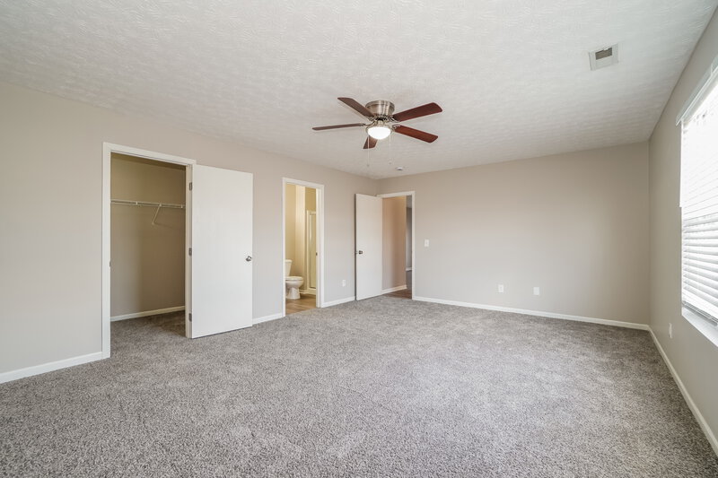 2,460/Mo, 5439 Rockhurst Dr Canal Winchester, OH 43110 Main Bedroom View 2