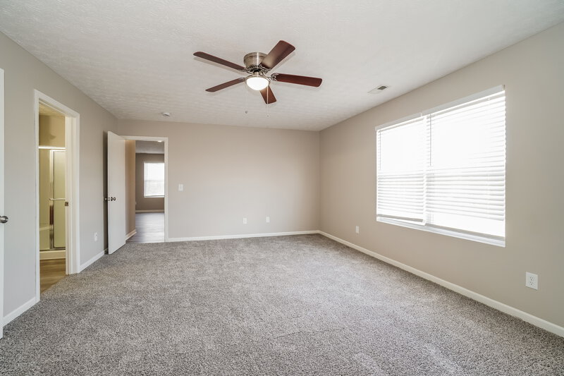 2,460/Mo, 5439 Rockhurst Dr Canal Winchester, OH 43110 Main Bedroom View 3