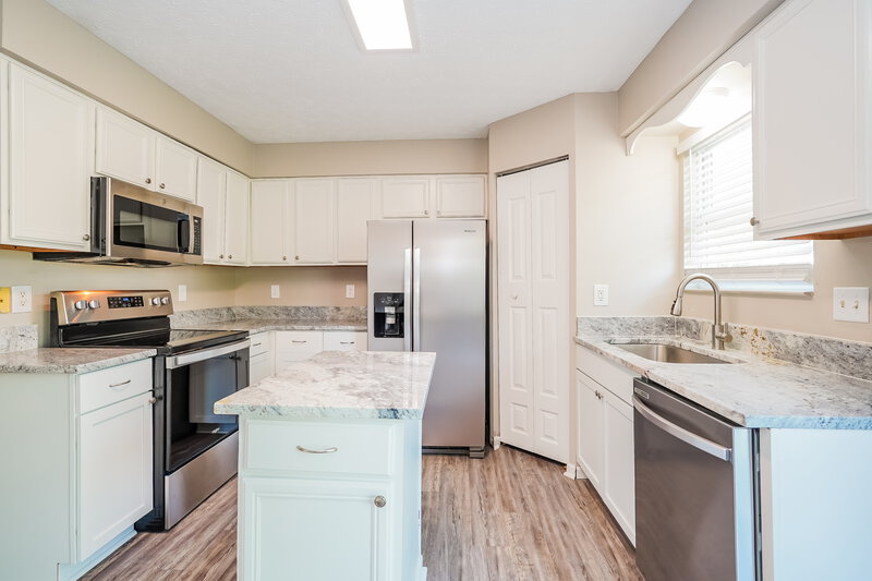 2,345/Mo, 1417 Fahy Dr Columbus, OH 43223 Kitchen View