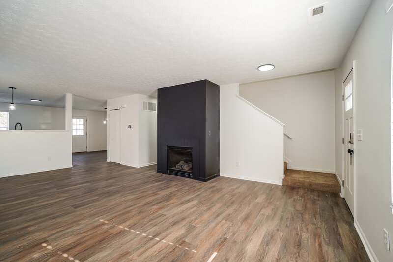 2,370/Mo, 520 Wyndham Ridge Dr Columbus, OH 43207 Living Room View