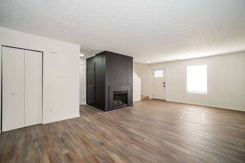 2,370/Mo, 520 Wyndham Ridge Dr Columbus, OH 43207 Dining Room View 2