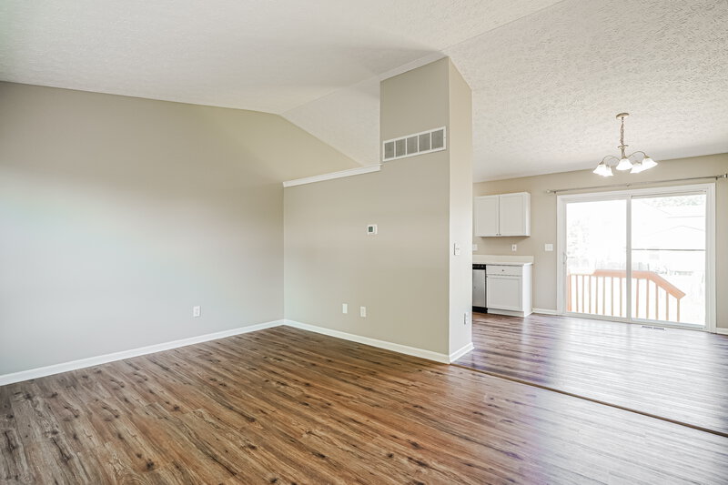2,185/Mo, 444 Voyager Dr Groveport, OH 43125 Living Room View 2