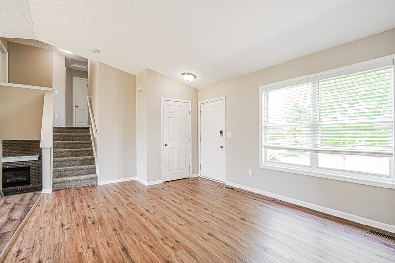 2,185/Mo, 444 Voyager Dr Groveport, OH 43125 Living Room View 4