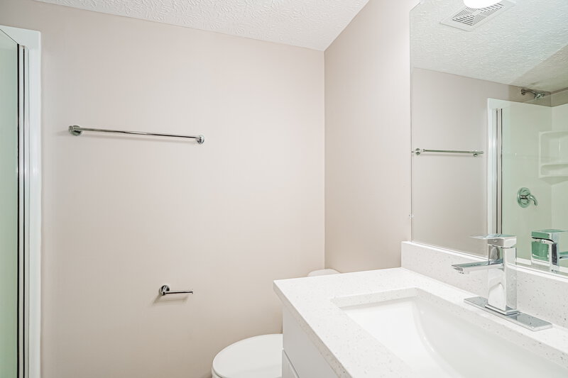 2,185/Mo, 444 Voyager Dr Groveport, OH 43125 Bathroom View