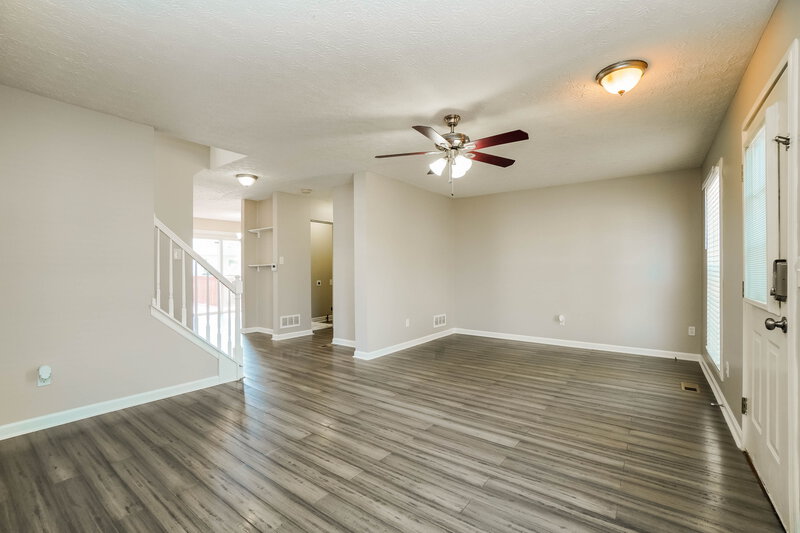 2,375/Mo, 848 Wallinger Dr Galloway, OH 43119 Living Room View