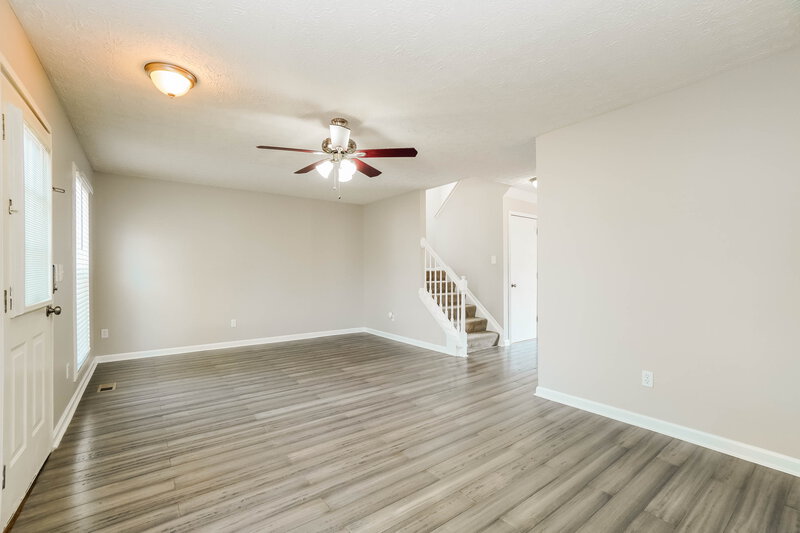 2,375/Mo, 848 Wallinger Dr Galloway, OH 43119 Living Room View 3