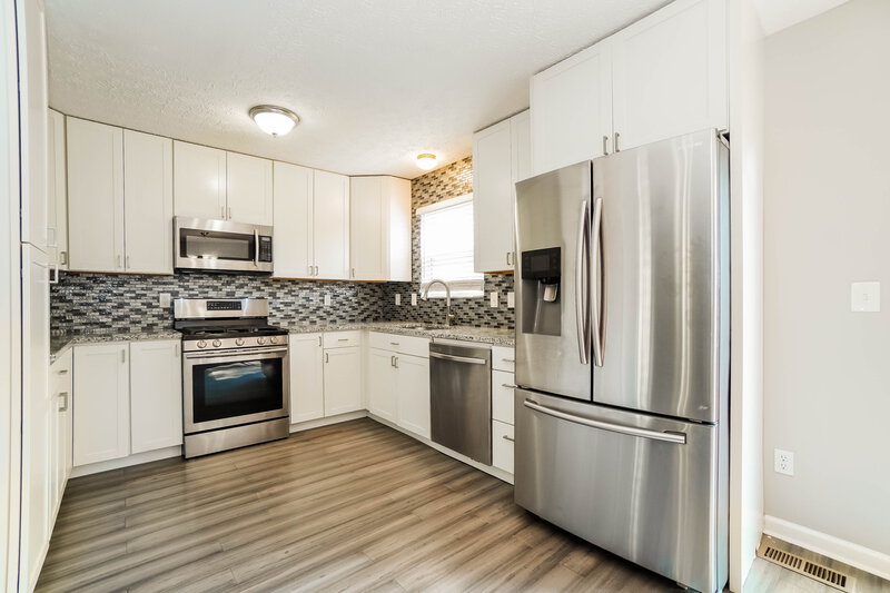 2,375/Mo, 848 Wallinger Dr Galloway, OH 43119 Kitchen View