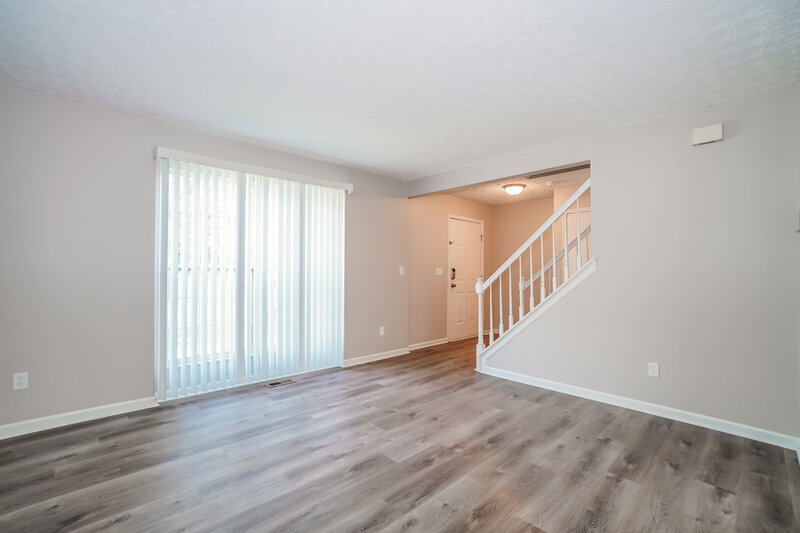 2,145/Mo, 1700 Golden Cloud Ln Columbus, OH 43228 Living Room View 2