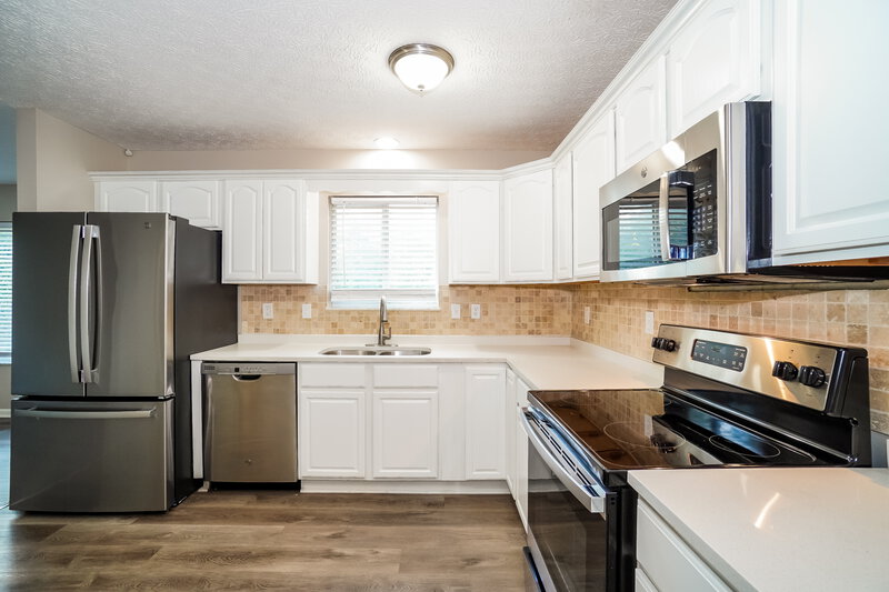 2,145/Mo, 1700 Golden Cloud Ln Columbus, OH 43228 Kitchen View 2