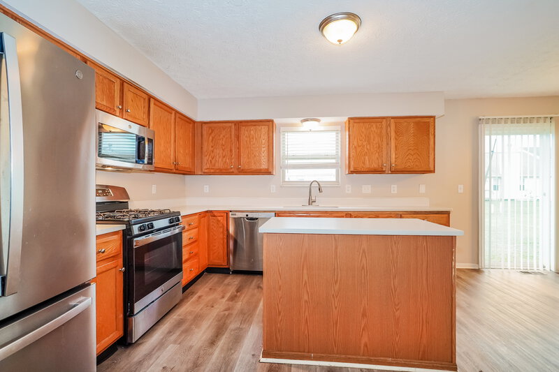 2,290/Mo, 4299 Shady Meadows Dr Grove City, OH 43123 Kitchen View 2