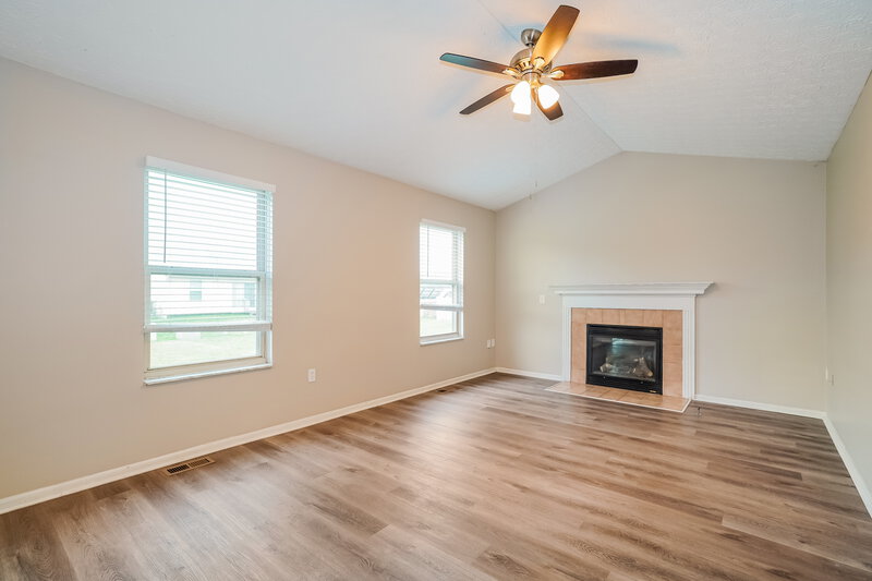 2,290/Mo, 4299 Shady Meadows Dr Grove City, OH 43123 Family Room View
