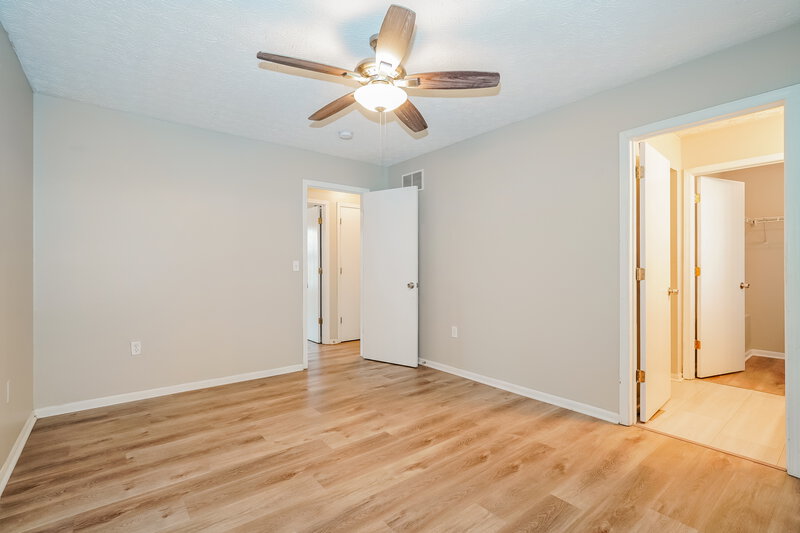 2,290/Mo, 4299 Shady Meadows Dr Grove City, OH 43123 Main Bedroom View