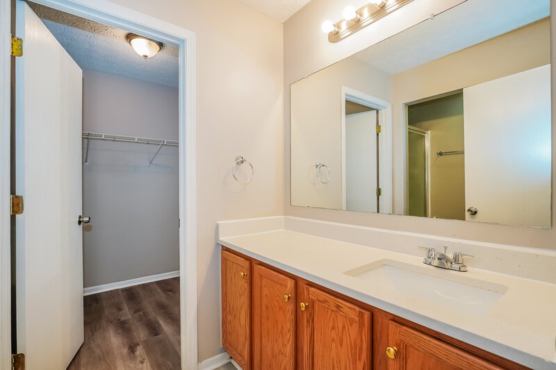 2,290/Mo, 4299 Shady Meadows Dr Grove City, OH 43123 Main Bathroom View