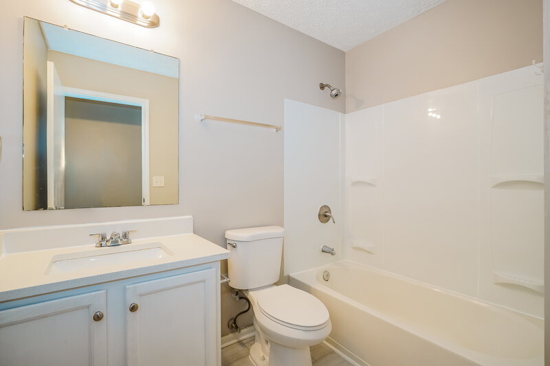 2,290/Mo, 4299 Shady Meadows Dr Grove City, OH 43123 Bathroom View