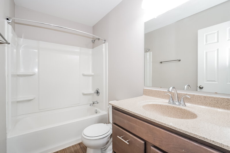 2,145/Mo, 3793 Sugarbark Dr Canal Winchester, OH 43110 Main Bathroom View