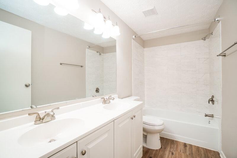 3,550/Mo, 442 Rambling Brook Dr Pickerington, OH 43147 Main Bathroom View