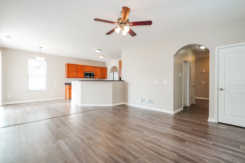 2,415/Mo, 5841 Marble Creek St Dublin, OH 43016 Living Room View 2