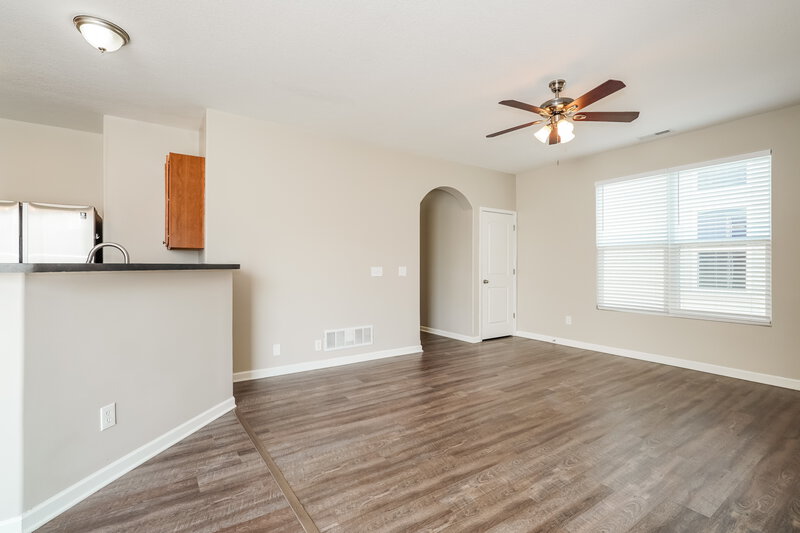 2,415/Mo, 5841 Marble Creek St Dublin, OH 43016 Living Room View 3