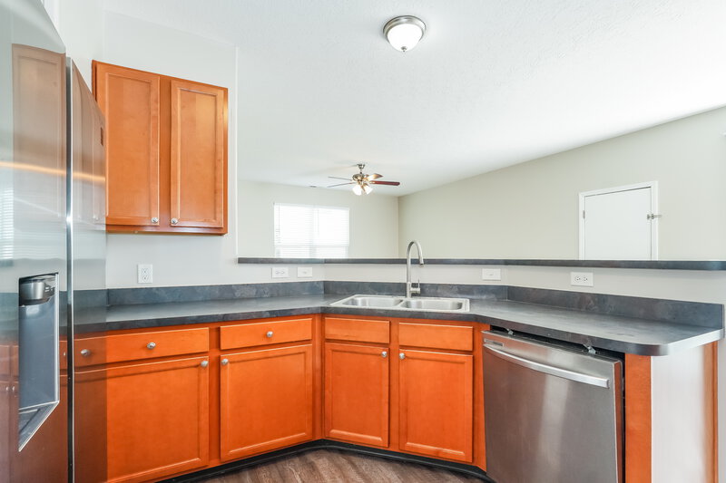 2,415/Mo, 5841 Marble Creek St Dublin, OH 43016 Kitchen View