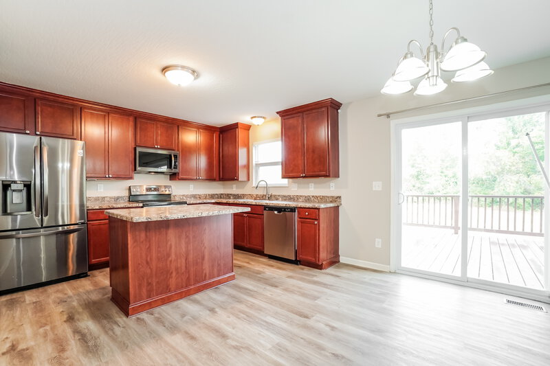 2,140/Mo, 77 Faulkner Dr Lithopolis, OH 43136 Dining Room View