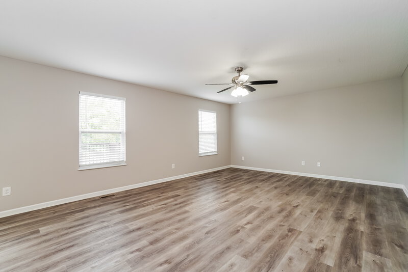 2,140/Mo, 77 Faulkner Dr Lithopolis, OH 43136 Family Room View 2