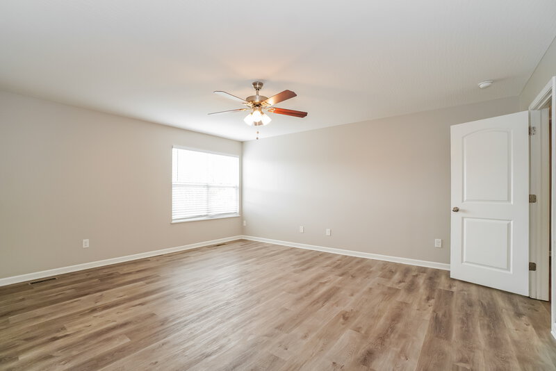 2,140/Mo, 77 Faulkner Dr Lithopolis, OH 43136 Main Bedroom View 2