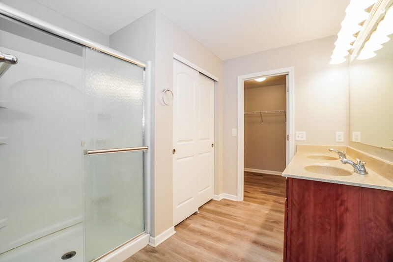 2,140/Mo, 77 Faulkner Dr Lithopolis, OH 43136 Main Bathroom View