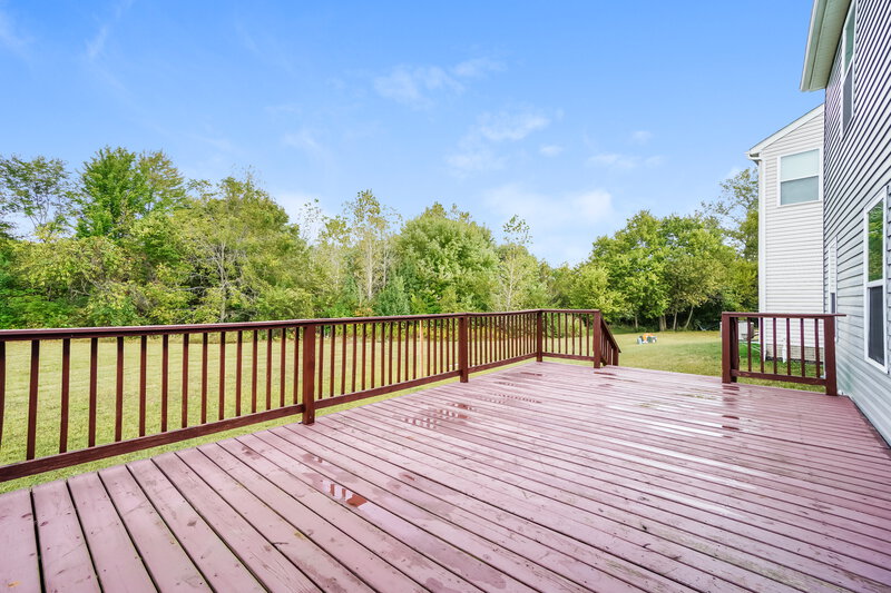 2,140/Mo, 77 Faulkner Dr Lithopolis, OH 43136 Deck View