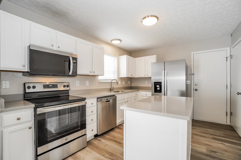 3,080/Mo, 810 Sumter St Galloway, OH 43119 Kitchen View 2