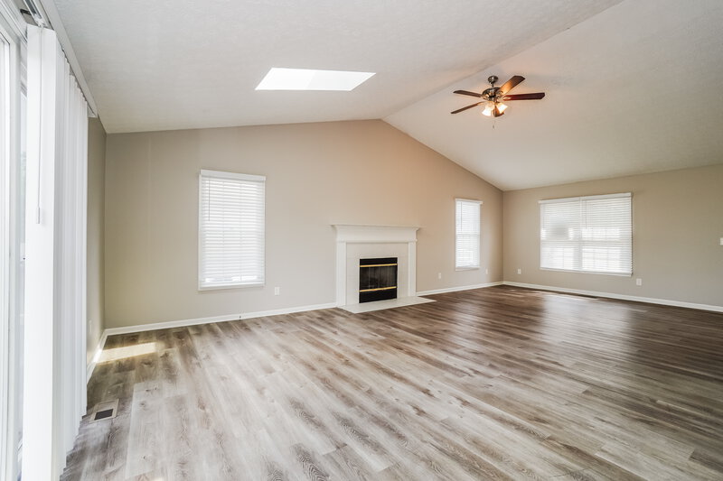 2,125/Mo, 5121 Tyler Henry Dr Canal Winchester, OH 43110 Living Room View 4