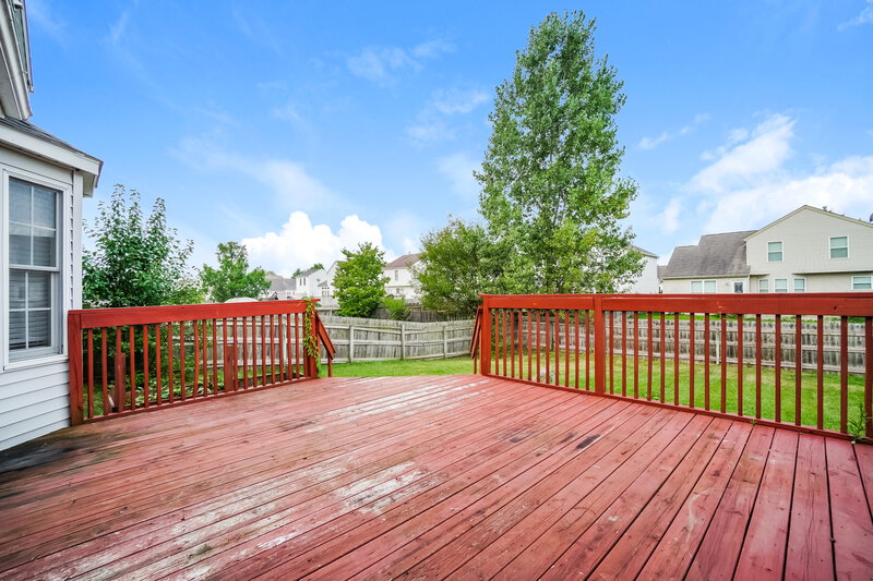 2,125/Mo, 5121 Tyler Henry Dr Canal Winchester, OH 43110 Deck View