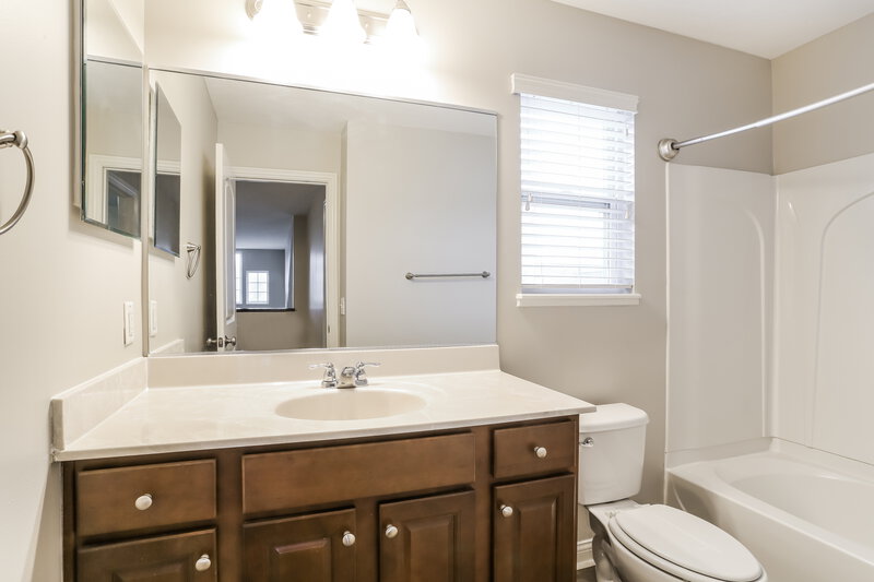 5,250/Mo, 6048 Shreven Dr Westerville, OH 43081 Bathroom View