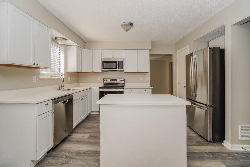 2,535/Mo, 7303 Fallow Trail Dr Reynoldsburg, OH 43068 Kitchen View