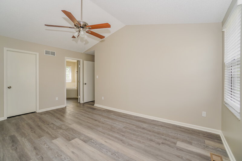 2,535/Mo, 7303 Fallow Trail Dr Reynoldsburg, OH 43068 Main Bedroom View 2