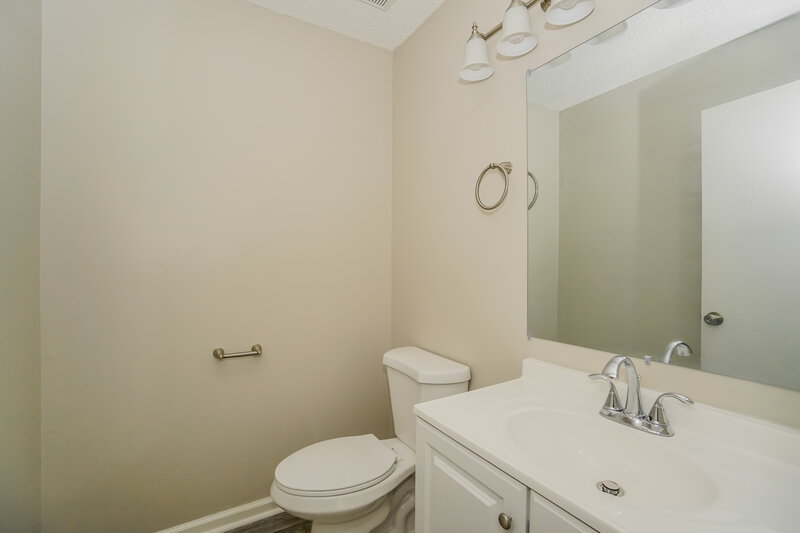 2,535/Mo, 7303 Fallow Trail Dr Reynoldsburg, OH 43068 Bathroom View 2