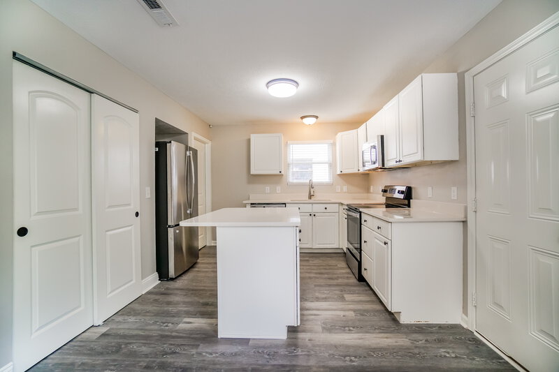 2,255/Mo, 8782 Olenmead Dr Lewis Center, OH 43035 Kitchen View 2