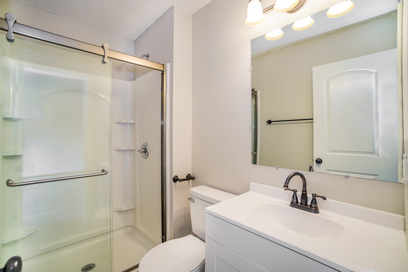 2,255/Mo, 8782 Olenmead Dr Lewis Center, OH 43035 Bathroom View