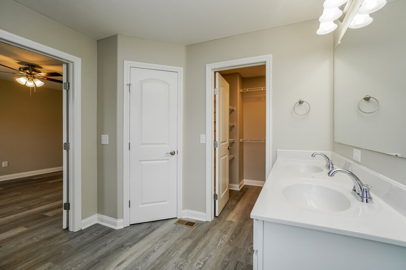 2,195/Mo, 120 Halcyon Dr Etna, OH 43062 Main Bathroom View 2