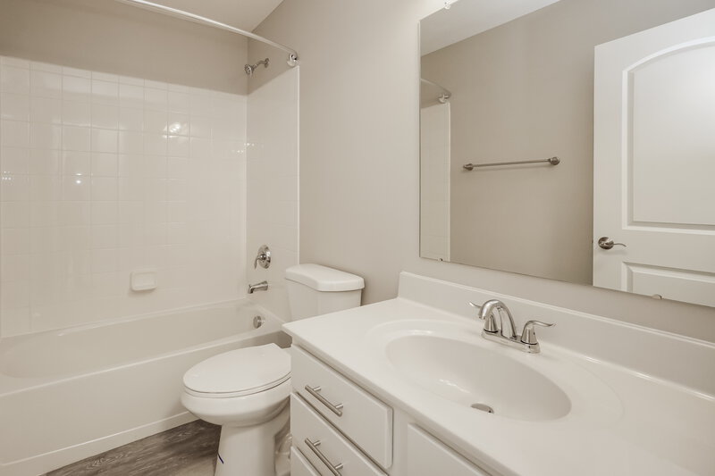 2,195/Mo, 120 Halcyon Dr Etna, OH 43062 Bathroom View