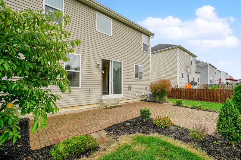 2,195/Mo, 120 Halcyon Dr Etna, OH 43062 Rear View