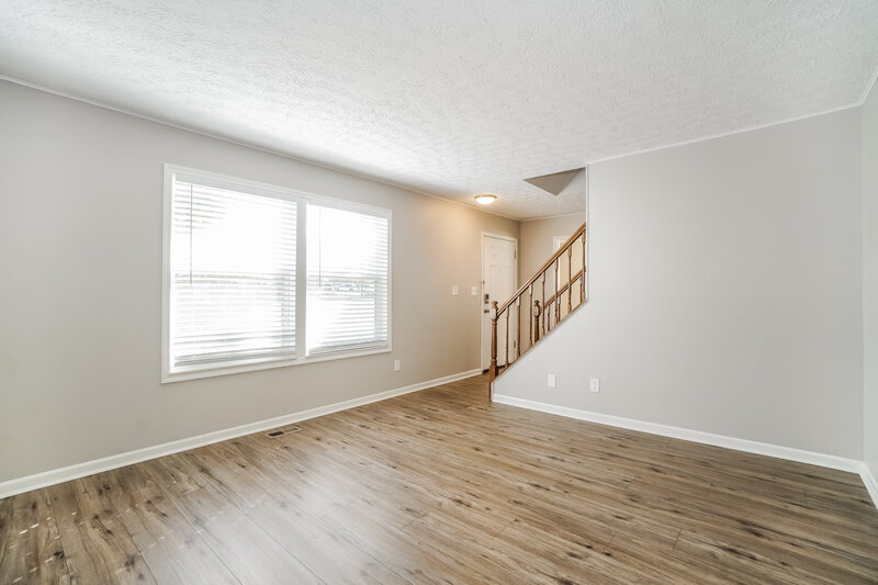 2,150/Mo, 3220 Westmills Dr Columbus, OH 43204 Living Room View